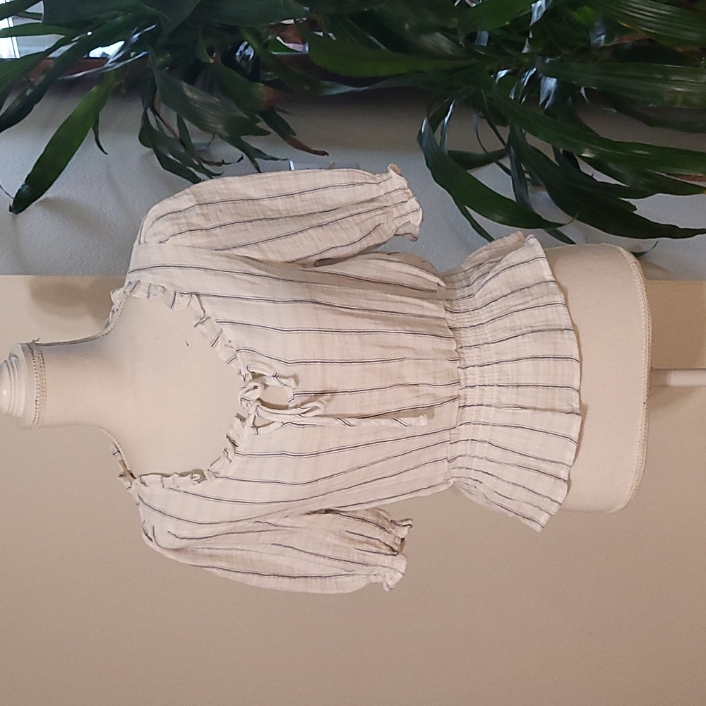 Chelsea & Violet White & Blue Striped Short Sleeve Cinched Blouse